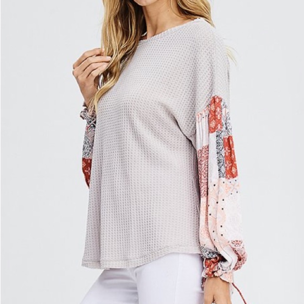 In Loom Gray Waffle Knit Contrast Sleeve Madison Top Women Size M - Picture 2 of 7